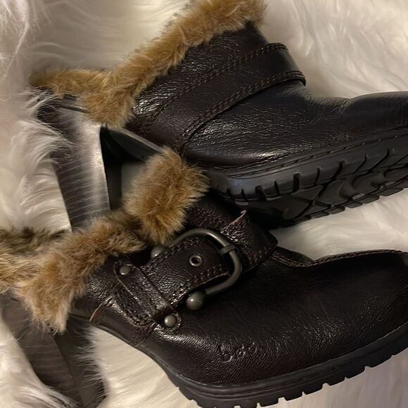 B.O.C brown leather clogs with faux leather lining rubber soles 4” hee… - Picture 8 of 9